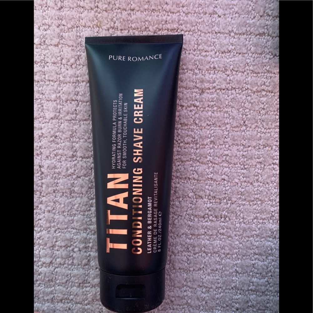 Coochy Men’s Shave Cream.